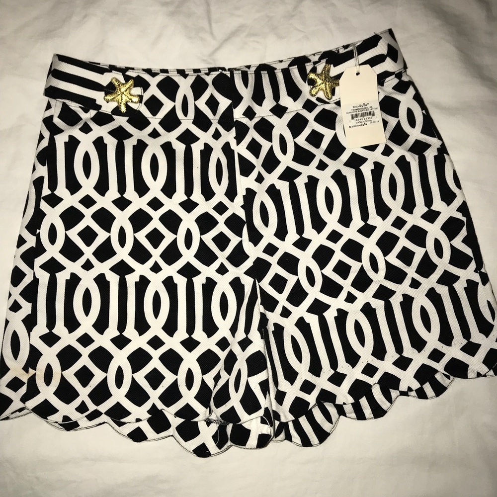 NWT! Mud Pie Black/ White  lattice shorts